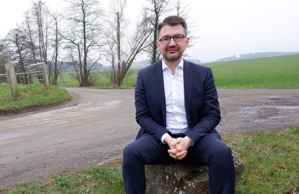 Es war eine Entscheidung für seine Heimat Extertal, sagt Christian Sauter. Schon 2020 hatte er für das Amt des Bürgermeisters kandidiert. - © Lorraine Brinkmann