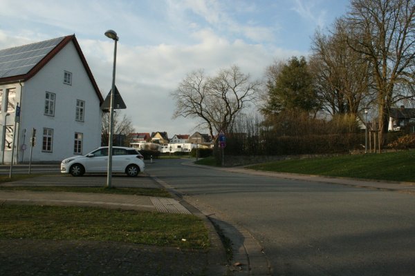 Die Große Twete mit Grundschule und Gymnasium soll verkehrsberuhigt werden. Einen Zebrastreifen wird es für die Schüler in der Straße aber nicht geben. - © Archivfoto: Sylvia Frevert