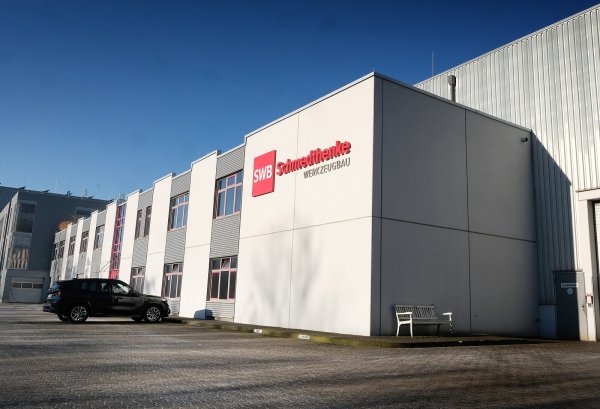 Das Schmedthenke Firmengebäude Lupinenweg in Spexard. Der Betrieb wird zum 30. November stillgelegt. - © Andreas Frücht