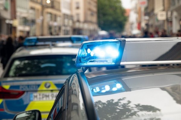Die Polizei sucht weitere Zeugen. - © Symbolbild: Pixabay
