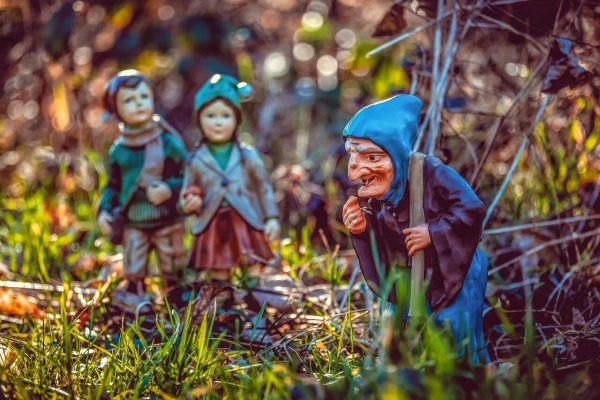 Das Märchen "Hänsel und Gretel" der Gebrüder Grimm ist eines der bekanntesten in Deutschland. Um aus ihnen touristisches Kapital zu schlagen, wurde 1975 der Verein Deutsche Märchenstraße gegründet. Die Gemeinde Kalletal allerdings wird ihre Mitgliedschaft kündigen. - © Symbolbild: Pixabay