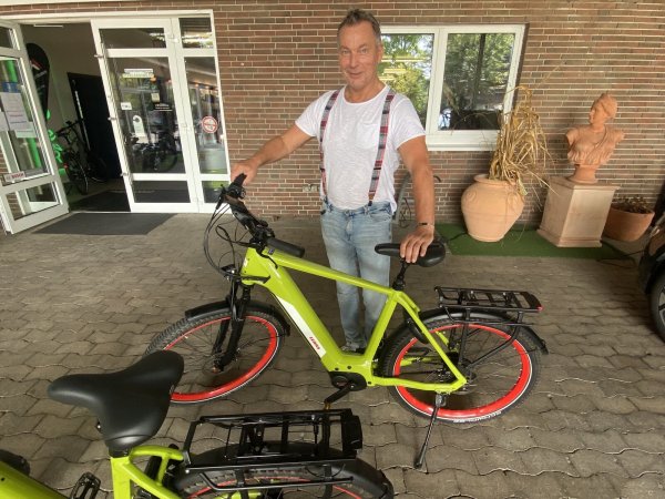 E-Bike-Händler Karl-Heinz Pott hat sich bei Claas eine Lizenz für die neuen Claas-E-Bikes gesichert. - © Markus Voss