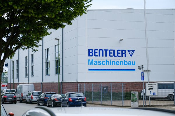 In Bielefeld wirft die Benteler-Geschäftsführung dem Betriebsratsvorsitzenden Arbeitszeitbetrug vor. Das Unternehmen hat Strafanzeige gestellt. Der Betriebsratsvorsitzende hat wiederum Strafanzeige wegen Behinderung des Betriebsrates gestellt. - © Andreas Zobe