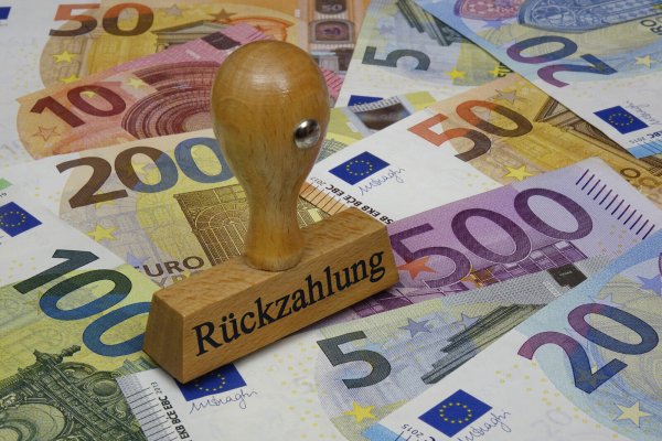 Die Rückforderung von Corona-Hilfen trifft viele Freiberufler und Selbstständige hart – oft fehlt das Geld für die Rückzahlung. - © picture alliance / ZB