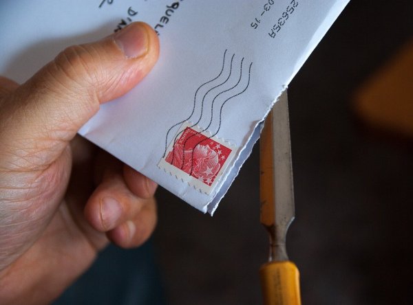 Die Polizei sieht in dem handschriftlichen Brief den Anfangsverdacht einer Straftat. - © Symbolbild: Pixabay