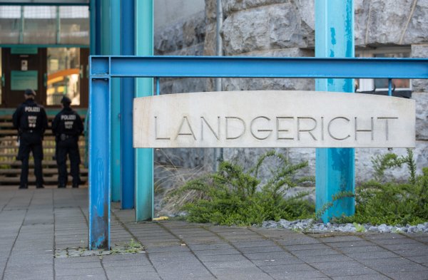Ein 23.jähriger Hamburger muss sich wegen Vergewaltgung und Misshandlung einer Lipperin vor dem Landgericht Beielefeld verantworten. - © dpa