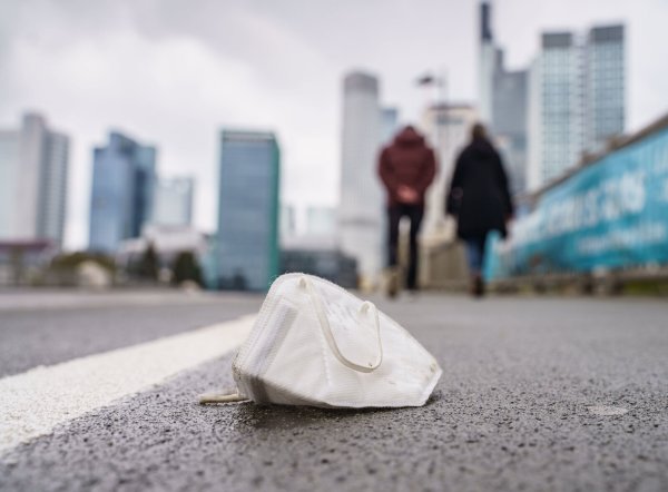 Während der Großen Koalition waren beim Ausbruch der Corona-Pandemie 2020 zeitweise Ausgangssperren verhängt, Schulen und Kindergärten, sowie Spielplätze geschlossen worden. - © Frank Rumpenhorst