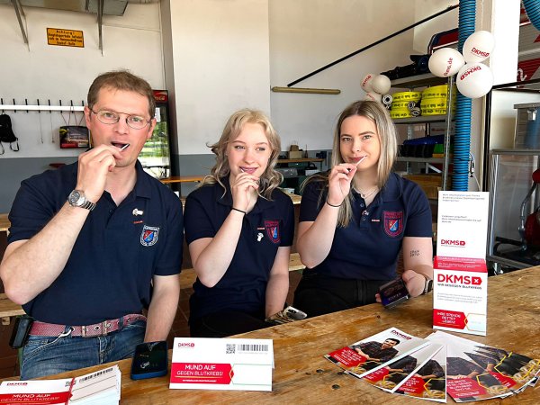 Fabian Drewes, Chantal Meyer und Vivian Müller (von links) sind bei der Aktion in Schieder-Schwalenberg dabei. - © Feuerwehr Schieder-Schwalenberg