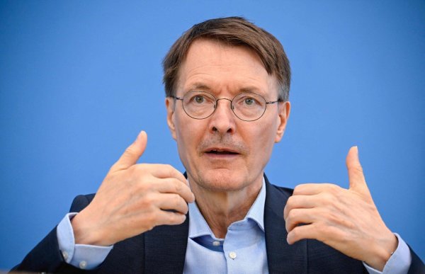 Bundesgesundheitsminister Karl Lauterbach. - © Tobias Schwarz / AFP
