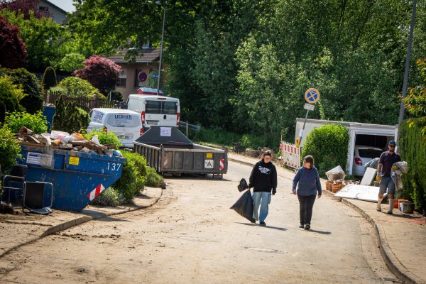 Der Starkregen im Mai hat die Anwohner im Detmolder Ortsteil Klüt besonders schwer erwischt. Die Schäden an den Häusern waren zum Teil enorm. - © Raphael Bartling