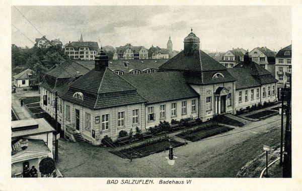 Die Ansichtskarte, die vor 1918 entstanden sein muss, zeigt das frühere Badehaus an der unteren Parkstraße. - © Repro: Dr. Stefan Wiesekopsieker