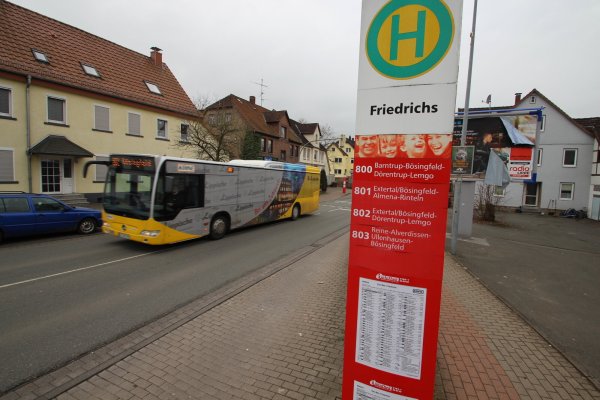 Die Bushaltestelle „Friedrichs“ in Bösingfeld soll 2022 endlich umgebaut werden. - © Archivfoto: Jens Rademacher