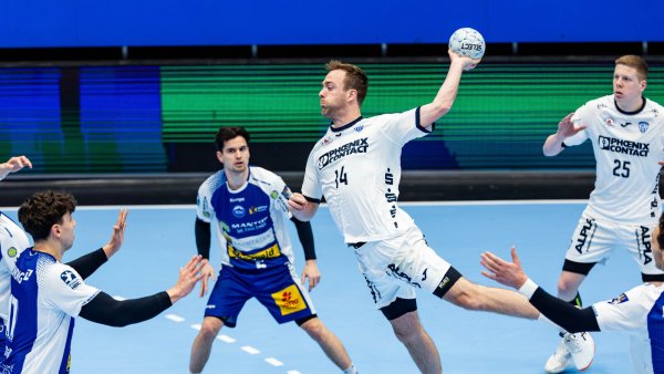 Die positive Nachricht des Montagabends: Bobby Schagen ist nach fast zweimonatiger Verletzungspause wieder zurück. - © Christian Heilwagen