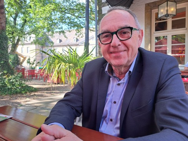 Norbert Walter-Borjans bei einem Gespräch in Detmold. - © Carolin Brokmann-Förster