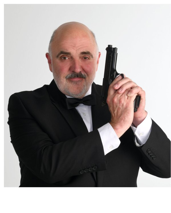 Führt durchs Programm: Joachim H. Peters. - © FOTOSTUDIO FLENTGELage/Herford