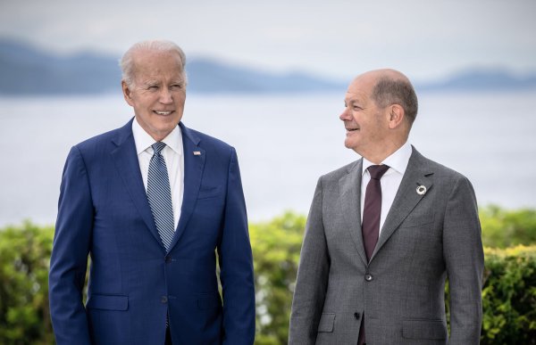 US-Präsident Joe Biden und Bundeskanzler Olaf Scholz bei einem Treffen im Mai 2023. - © Michael Kappeler