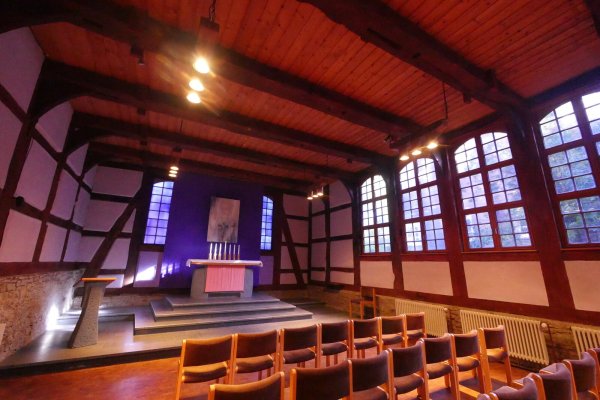 Die ehemalige Synagoge wird durch die Christengemeinschaft als Michaelkapelle weiterhin sakral genutzt - seit nunmehr 40 Jahren. - © Jost Wolf