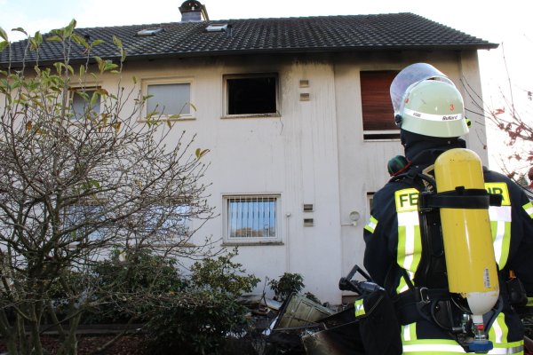 Durch den Brand wurde die Wohnung unbewohnbar. - © Freiwillige Feuerwehr Bad Salzuflen