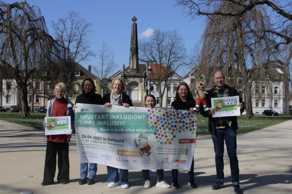 Julia Wolfrum (Stadtsportverband, von links), Vanessa Mohnke und Sonja Wagner (EUTB Beratung und Selbsthilfe Lippe), Monika Heel (Kreis Lippe), Merle Malburg und Uli Dubbert (Stadt Detmold) leiten das Projekt "Neustart Inklusion? Lippe Inklusiv!". - © Nina Schröder