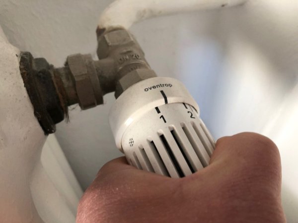 Ein Thermostat an einer Heizung. - © Thomas Reineke