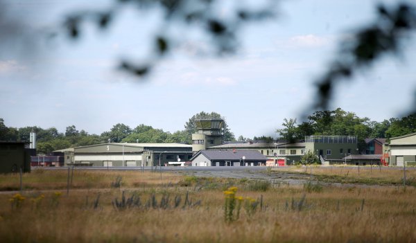 Die Stadt Gütersloh sieht sich nach alternativen Gewerbeflächen um, sollte die US-Armee beim Flugplatz zugreifen. - © Patrick Menzel