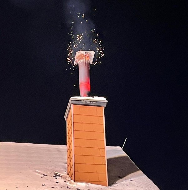 Zwei Schornsteinbrände beschäftigten die Feuerwehr in Horn-Bad Meinberg am Freitagabend. - © Feuerwehr Horn-Bad Meinberg