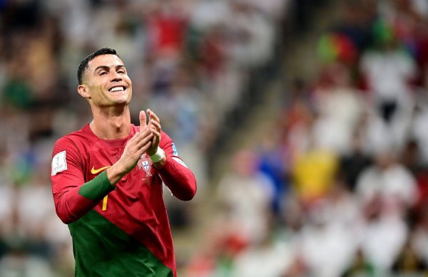 Cristiano Ronaldo trainiert am 14. Juni mit der portugiesischen Nationallmannschaft im Gütersloher Heidewald. - © Witters