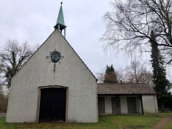 Die Friedhofskapelle in Lockhausen stand eigentlich schon vor dem Abriss. Jetzt soll sie nach dem Willen des Ortsausschusses erhalten bleiben. - © Sven Kienscherf