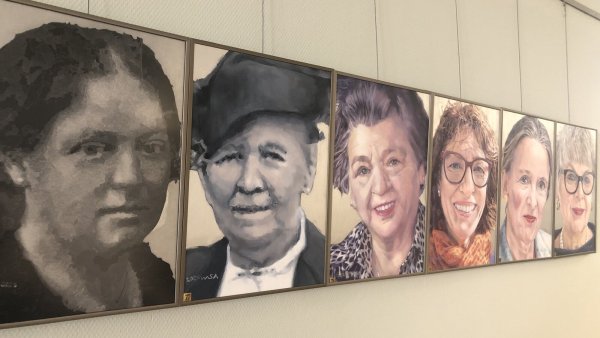 Die porträtierten Salzufler Frauen sind (von links) Johanne Hoffmann, Margarethe Ruge, Mia Hunecke, Janina Klassen, Ute Frevert und Leonie Baumann. - © Alexandra Schaller