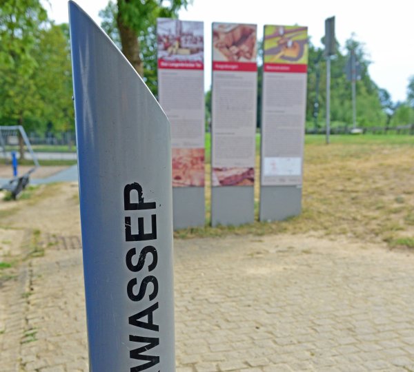 Am Langenbrücker Tor in Lemgo gibt es einen Trinkwasserspender. In Lage haben die Grünen das Thema ins Gespräch gebracht. - © Nicole Ellerbrake