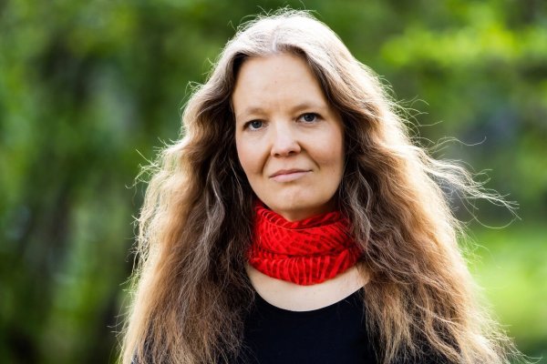 Marina Jenkner stammt aus Detmold und hat am Leo Abi gemacht. Nun stellt sie ihr neues Buch vor. - © Christoph Müller
