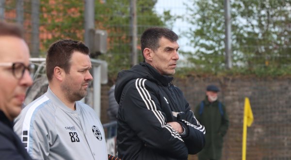 Thorsten Schmiech (rechts) ist nicht mehr bei FSV Pivitsheide. - © Sebastian Lucas