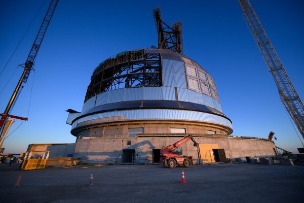 Die Europäischen Südsternwarte (ESO) lässt auf dem Berg Cerro Armazones in der Nähe des Paranal-Observatoriums die Teleskopanlage ELT (Extremely Large Telescope, ELT) bauen. Das ELT wird einen Hauptspiegel von 39 Metern Durchmesser haben und damit das größte Teleskop der Welt für sichtbares und für Infrarotlicht sein.?Foto: dpa/Bernd von Jutrczenka - © Bernd von Jutrczenka/dpa