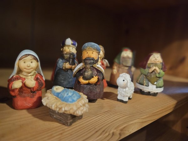 Das Jesuskind, Maria und Joseph sowie die Heiligen Drei Könige gehören zur Weihnachtskrippe dazu. Doch was wünschen siche die Menschen in Lippe? - © Janet König