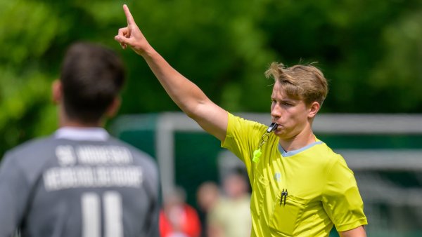 19 Jahre und schon in Liga vier Hiddeser SuperSchiri im Interview