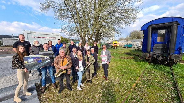 Die Beteiligten des Bahnhofsfestes in Farmbeck würden sich über zahlreiche Besucher freuen. - © Nadine Uphoff