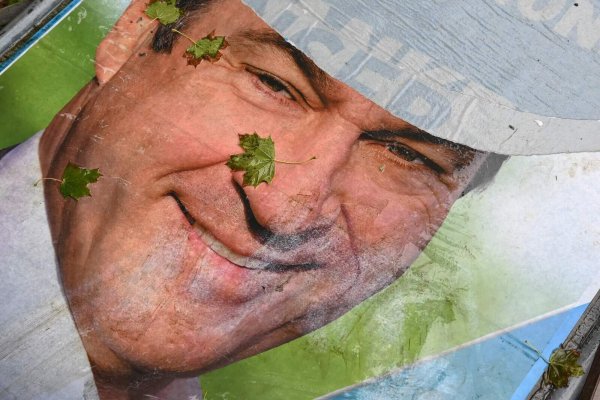 Ministerpräsident Söder setzt Freie-Wähler-Chef Aiwanger mit einem Fragenkatalog unter Zugzwang. - © AFP