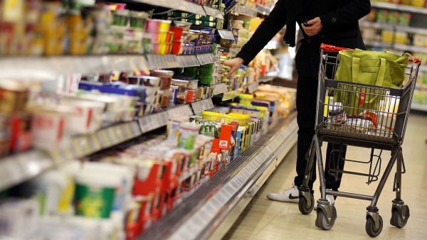 Aldi verspricht sich durch die Initiative in Großbritannien neue und „innovative“ Einkaufserlebnisse der Supermarktkunden. - © Oliver Berg/dpa