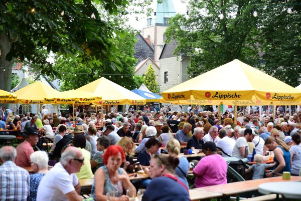 Bei Stadtfesten, die Lemgo Marketing organisiert, wird es in der Innenstadt oft brechend voll. - © Nicole Ellerbrake