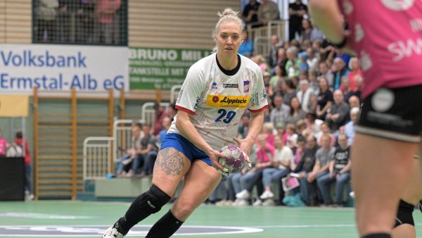 Hatte in Metzingen, wie auch die Blomberger Teamkameradinnen, einen schweren Stand: Kreisläuferin Stefanie Kaiser. - © Eibner-Pressefoto / Tobias Baur