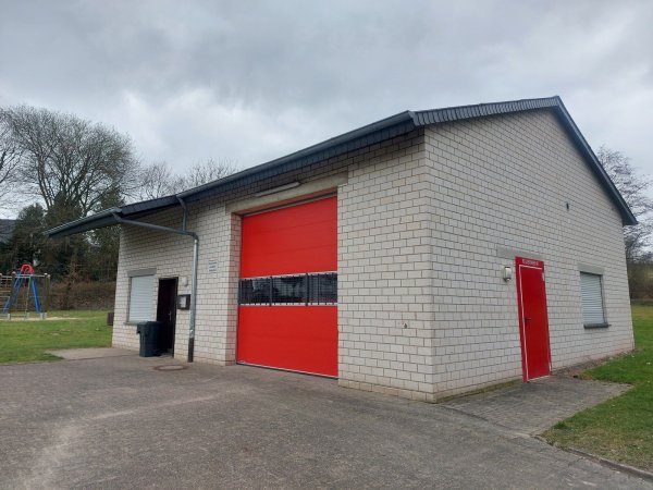 Das Feuerwehrgerätehaus verfügt bisher nicht über geschlechtergetrennte Umkleideräume. - © Michaela Weiße