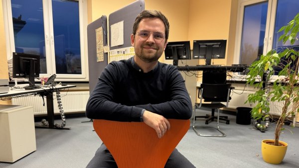 Seit ein paar Wochen ist Robin Meier Vorsitzender des Stadtverbands der SPD, hier in der Redaktion der LZ in Bad Salzuflen. - © Sven Kienscherf