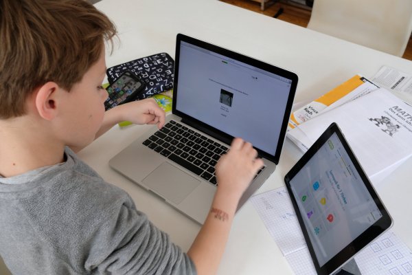 Digitales Lernen spielt in Corona-Zeiten eine große Rolle – notgedrungen. Aber wie sieht es in der Zukunft aus? - © Sven Koch