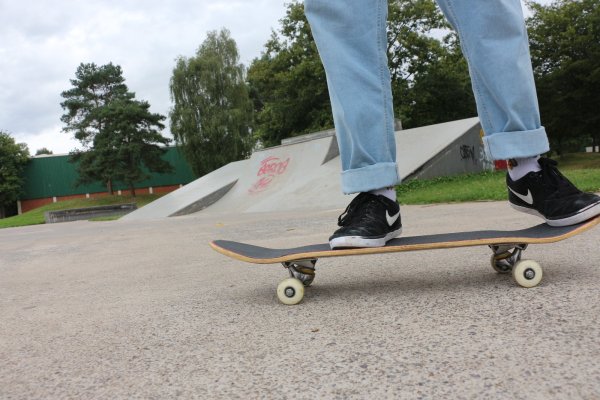 Noch ist die Skateanlage am Schulzentrum Mitte eher schlicht - das könnte sich bald ändern. - © Janet König