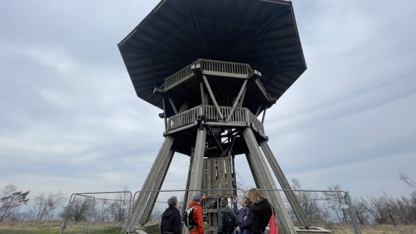 Der Eggeturm bei Steinheim ist bis heute unbegehbar und weiterhin abgesperrt. - © Silke Buhrmester