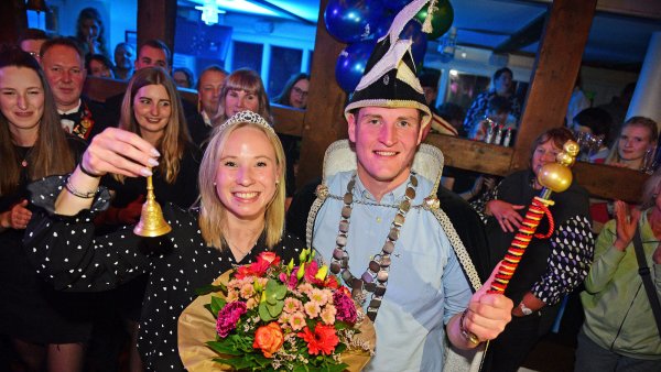 Sascha I. Kreie ist neuer Prinz, seine Freundin Lea I. Busekros Prinzessin von Kalledonien. - © Nicole Ellerbrake