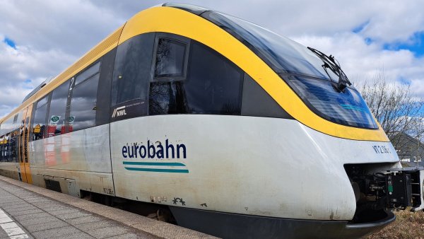 Aufgrund von fehlendem Personal stehen aktuell viele Züge der Eurobahn still. - © Carolin Brokmann-Förster