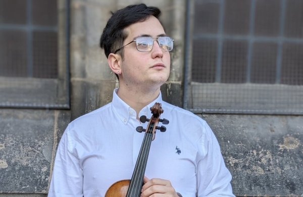 Paul Darmits lebt und liebt klassische Musik. - © Bikldrechte: Stadthalle Detmold