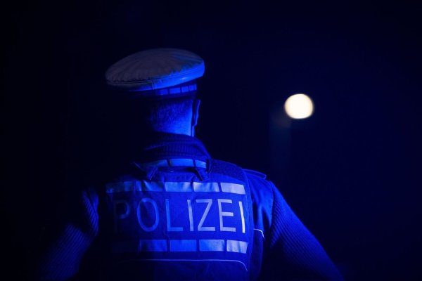 Die Polizei muss sich in NRW auf Kürzungen einstellen, die laut Minister Reul aber eher überschaubar sind. - © Marijan Murat