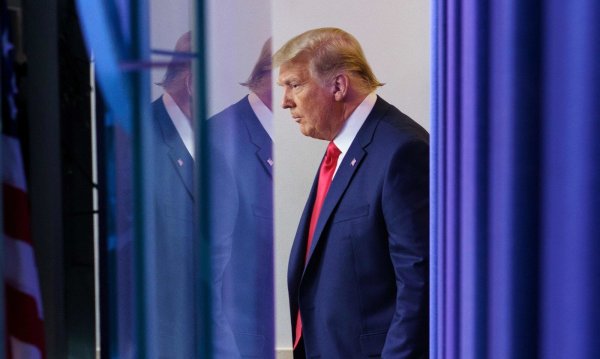 Donald Trump will 2024 noch einmal beim Präsidentschaftswahlkampf antreten. Dabei laufen gerade mehrere Gerichtsverfahren gegen ihn. (Archivbild) - © AFP or licensors